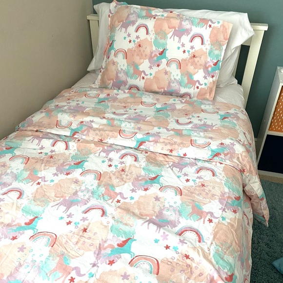 Lullaby Bedding Unicorn 2-Piece Twin Duvet Cover Set - Picture 6 of 7